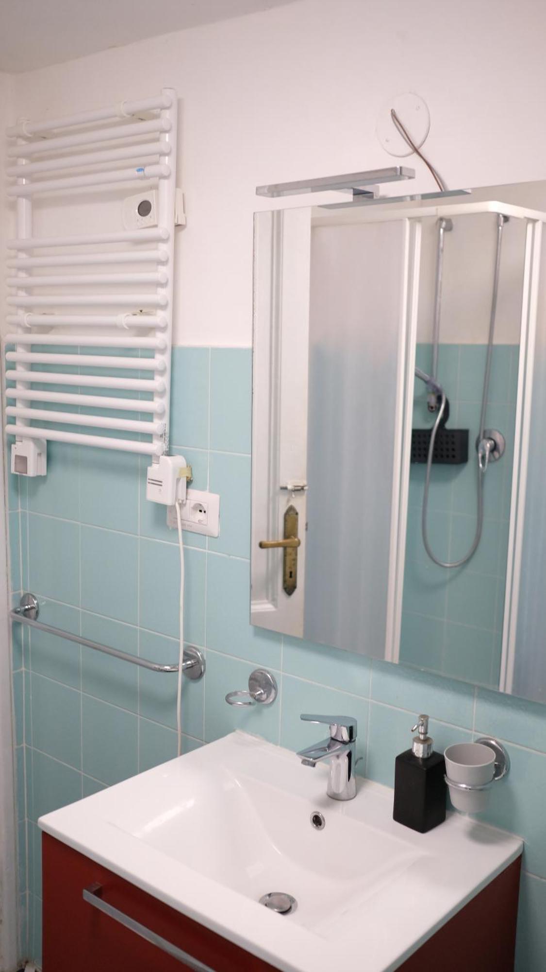 New! True-stevere Amazing Double Bed For 5 Pax Apartment Rom